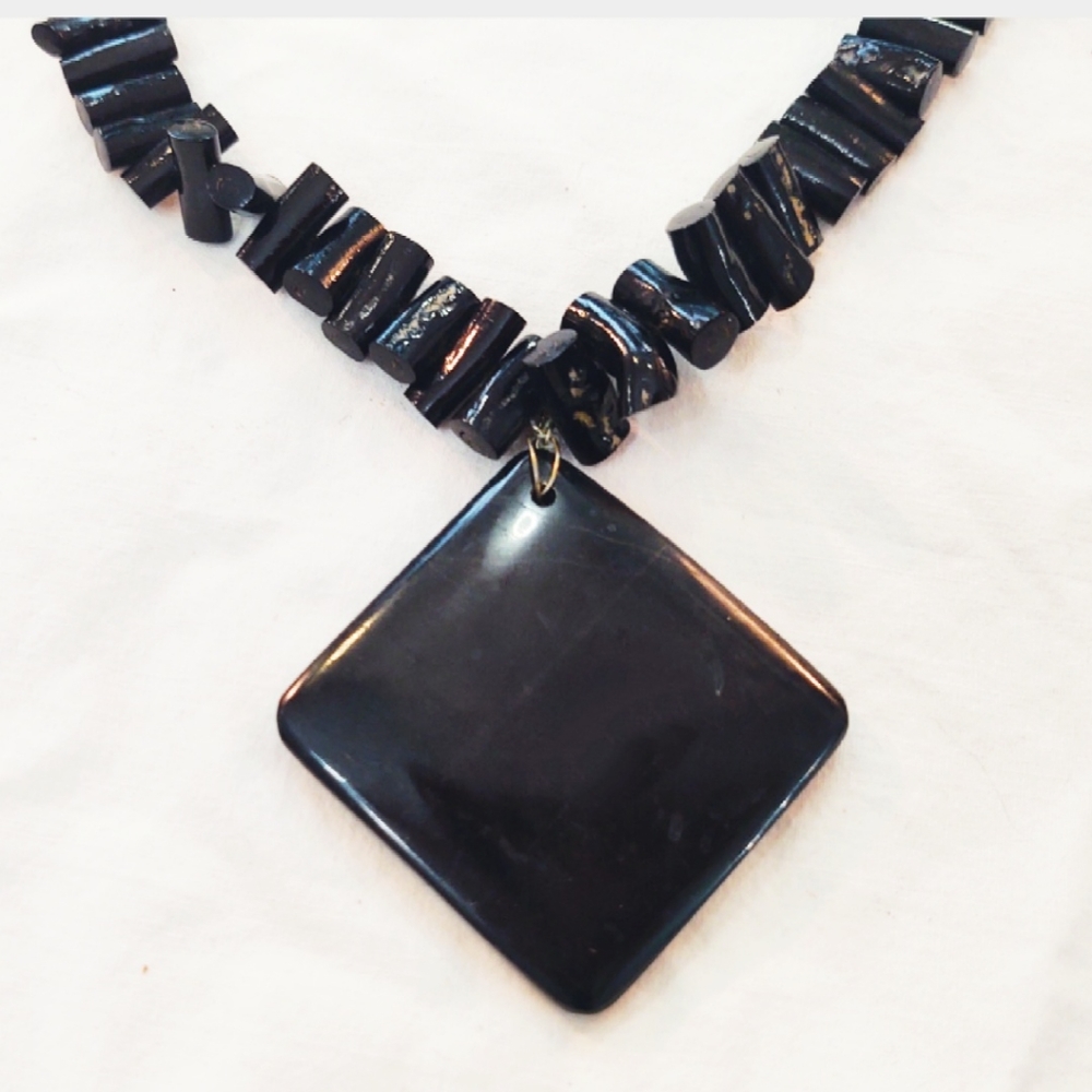 Vintage Oversized Onyx and Wood Necklace - Picture 3 of 5